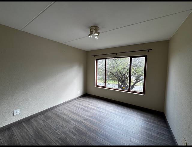 2 BEDROOM APARTMENT FOR SALE IN DOWERGLEN EXT 4